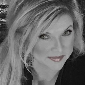 Meet your Posher, Karina Marie Olympias Kasper